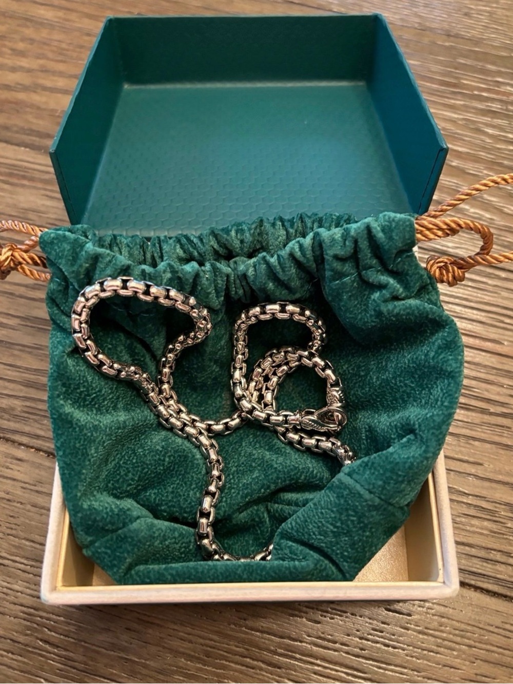 JAI by John Hardy 925 Silver Box Chain Necklace with Green Pouch